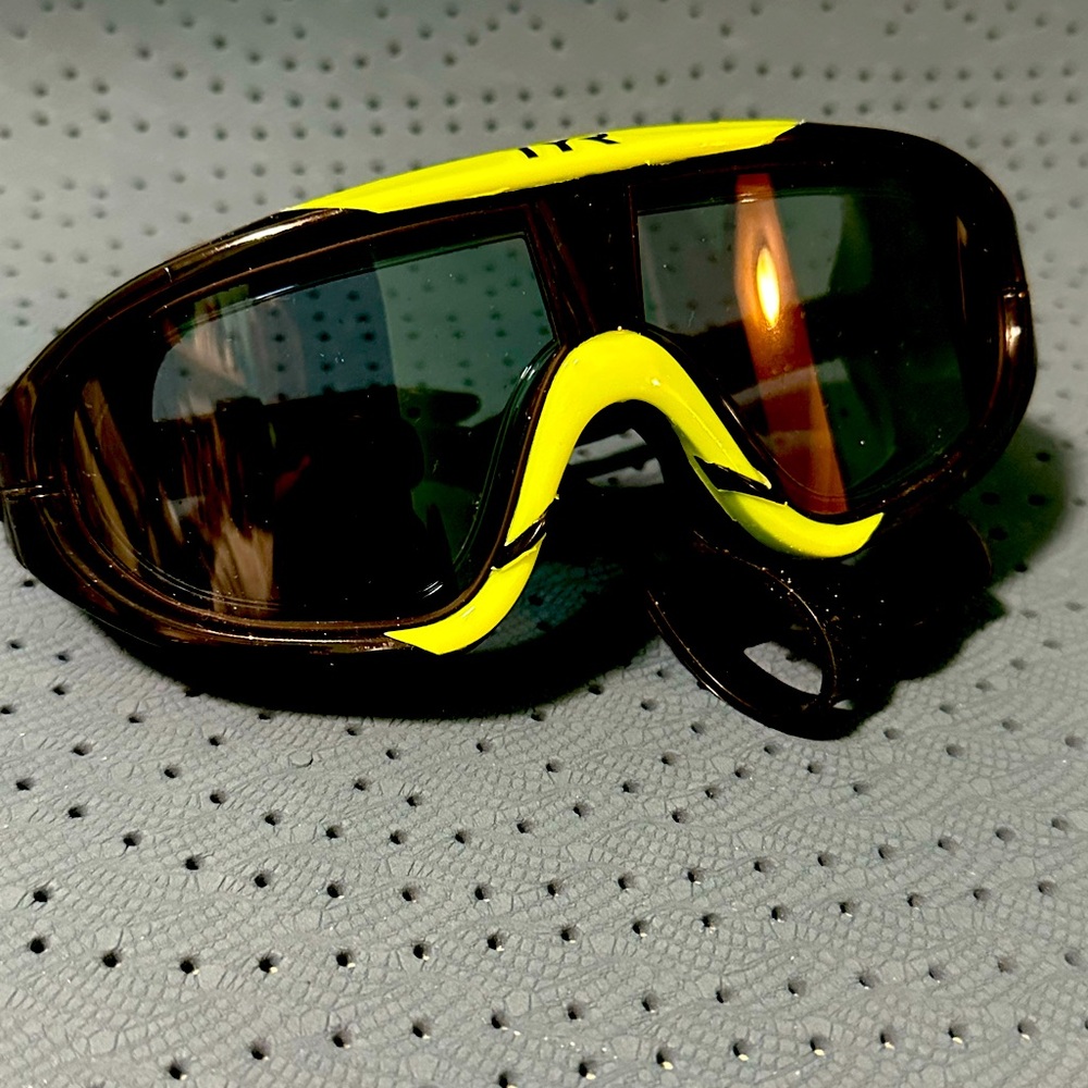 Yellow and Black Ski Goggles